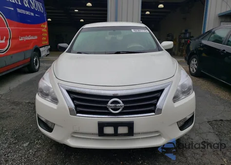 2015 Nissan Altima 2.5 из США, поврежденный, VIN 1N4AL3AP6FC173138